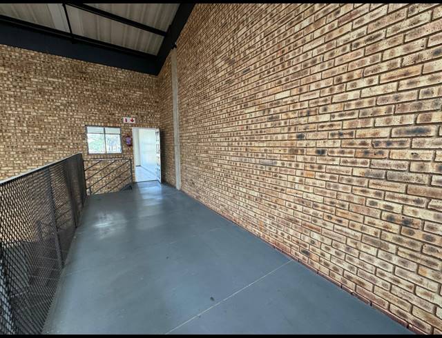 278M² WAREHOUSE TO LET IN STORMILL